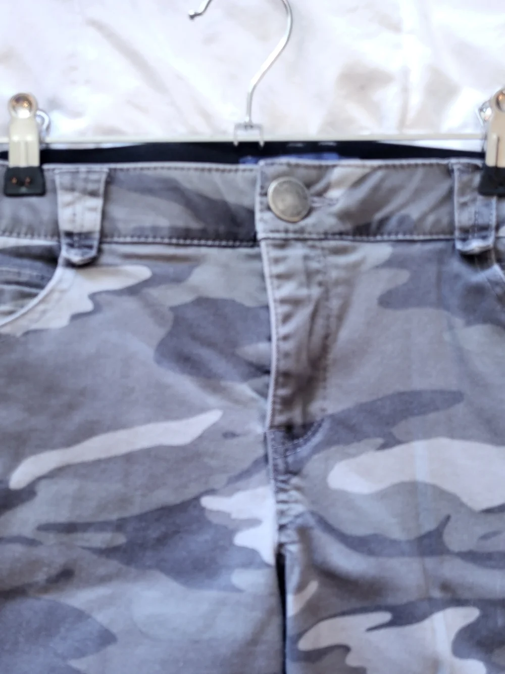 Democracy Sz 8 Camo Grey/Green  All Way Stretch Shorts - Picture 5 of 10